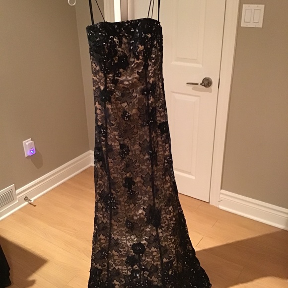 Strapless evening gown - Picture 1 of 2